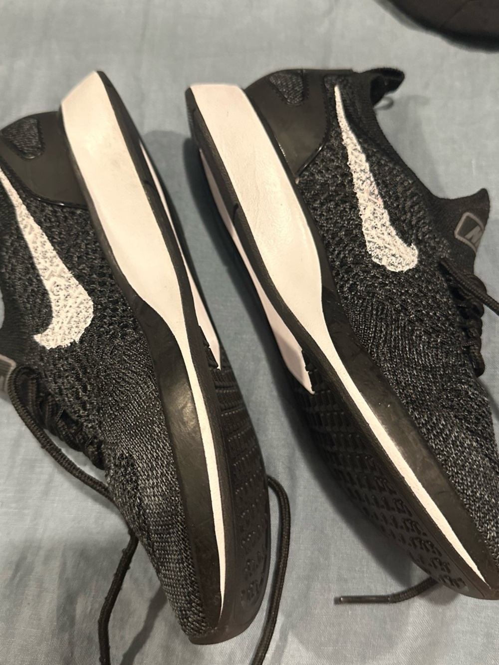 Nike Women’s Black Flyknit zoom Running Shoes - Picture 3 of 4